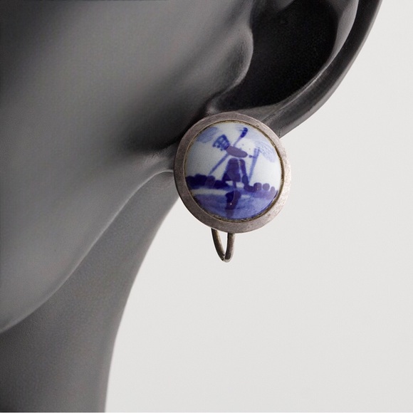 Vintage Dutch Windmill Screw Back Earrings Sterling Silver Blue Delft Porcelain - Picture 3 of 3